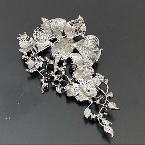 Unsigned Flower Bouquet Faux Rhinestones Gunmetal Large Brooch 62g NOS - Picture 11 of 13